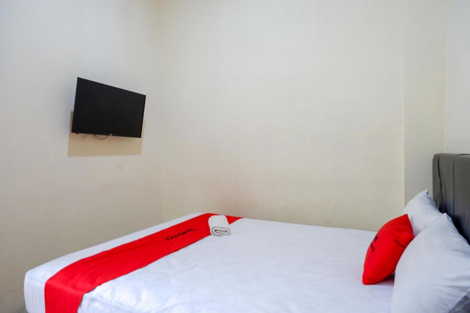 Reddoorz Syariah Near Purwosari Train Station Surakarta (Solo) Exterior foto