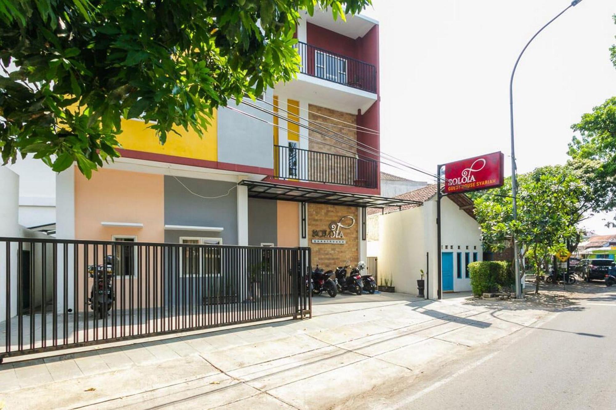 Reddoorz Syariah Near Purwosari Train Station Surakarta (Solo) Exterior foto